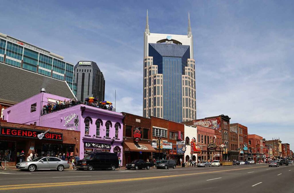 Nashville-Travel and Accommodation